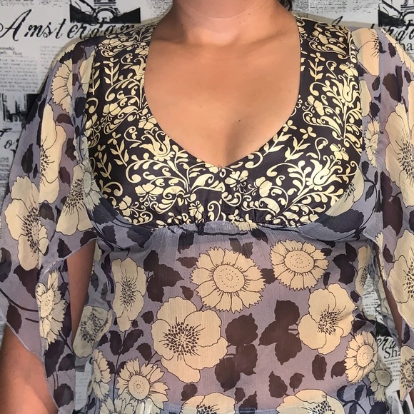 Sheer floral blouse; lavender/cream/black; size L - Picture 2 of 7